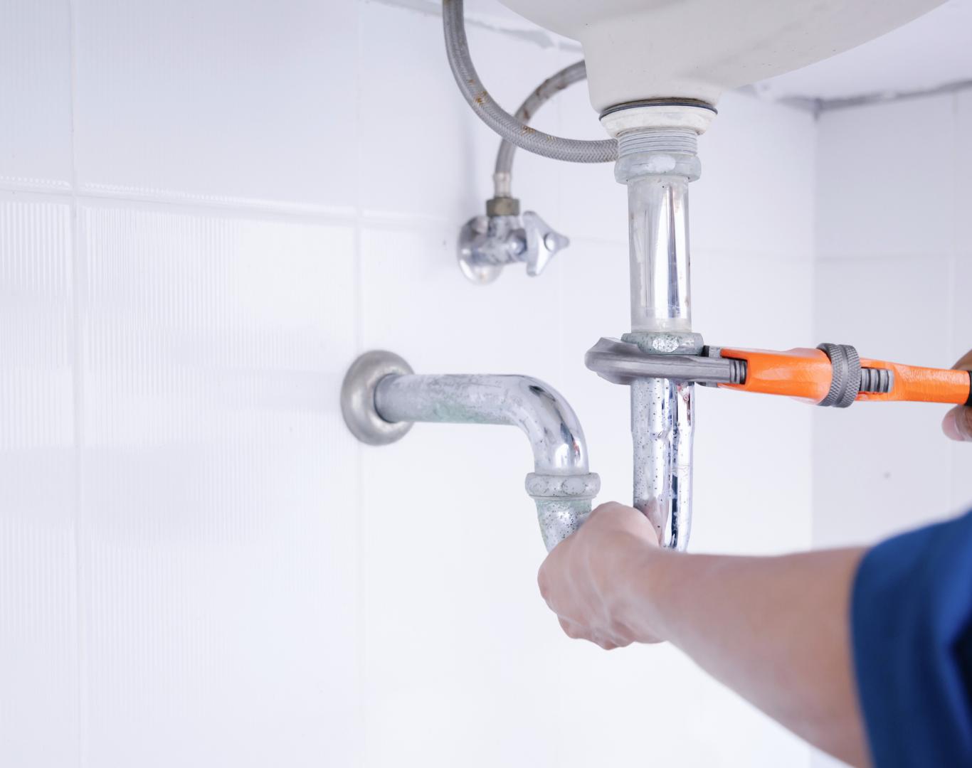 Professional plumber in Dale City, VA providing water line and sewer services