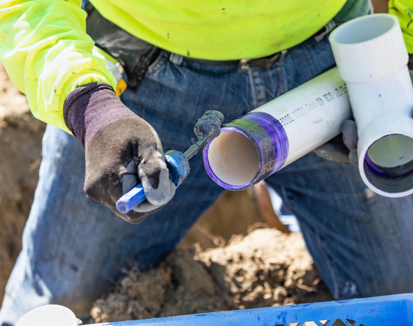 Professional plumber in Marshall, VA providing water heater and pipe services